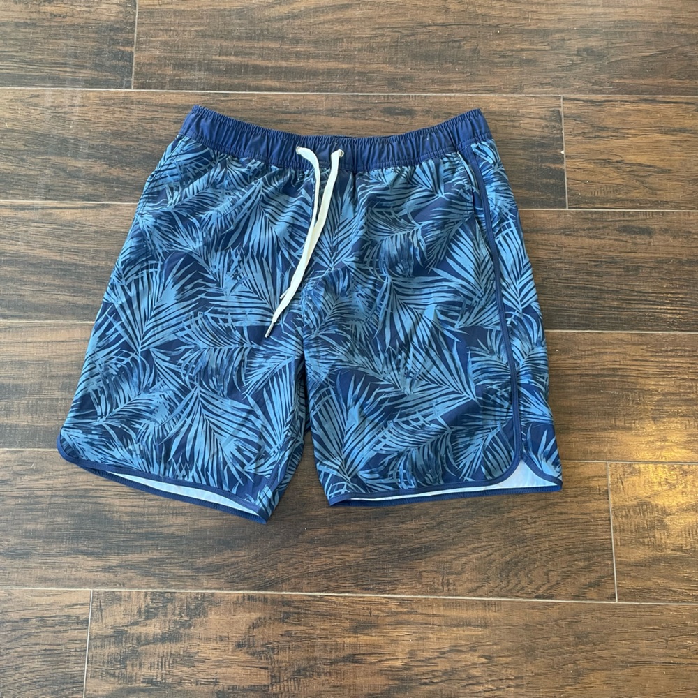 Fair Harbour Lined Short Blue palms Mens medium